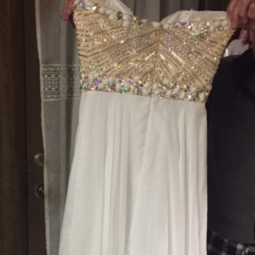 Prom dress worn once. Perfect condition.